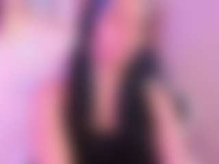 Live cam show with Franchezcaa - Innocent on liverealitysex.com