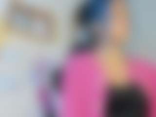 Live cam show with Franchezcaa - Skinny Ebony on SxyPornLive