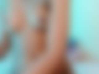 Live cam show with Franchezcaa - Innocent on liverealitysex.com