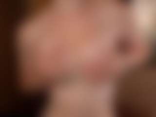 Live cam show with Temptress Emma - Camel Toe on Camsoda