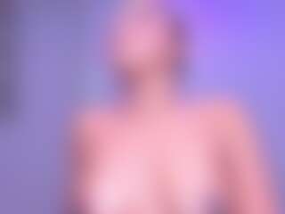 LiisaChase's Live Sex Cam Show