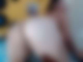 yeilamassbig's Live Sex Cam Show