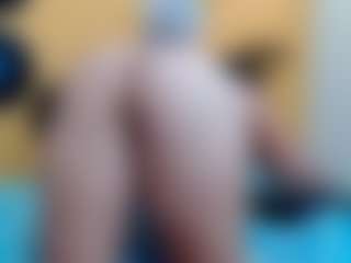 yeilamassbig's Live Sex Cam Show