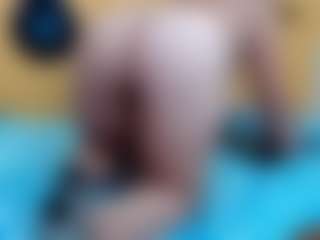 yeilamassbig's Live Sex Cam Show