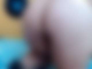 yeilamassbig's Live Sex Cam Show