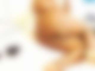 Live cam show with Busty42DDZA - Moaning on AdultVida.com