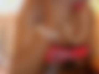Live cam show with nylaroyale-cr - Moaning on Camsoda