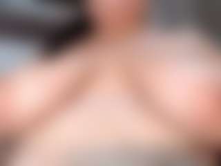 Live cam show with MadisonCopers - Chubby on Big Tits