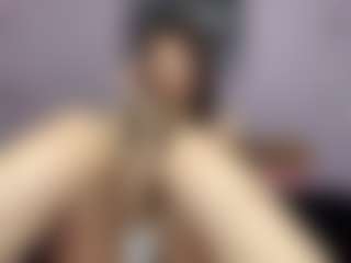 Live cam show with EldoraSebero - Brown Hair on slutload