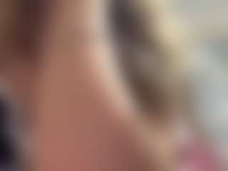 Live cam show with FayeSchoenhals - Lean on Camsoda