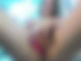 Live cam show with ScarletFlame - Fingering on madthumbs