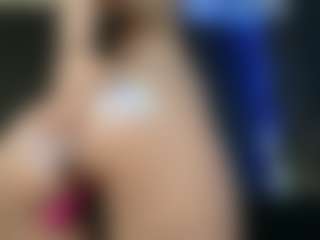 Live cam show with donatta - Dress on ObeyMaria