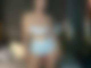 Live cam show with donatta - Striptease MILF on Camsoda