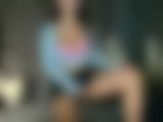 Live cam show with donatta - Striptease MILF on Camsoda
