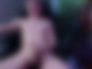 Live cam show with EmmitBarker - Orgasm on SquirtSoMuch