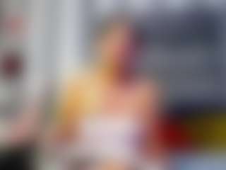 Julianewell MILF webcam performer live streaming