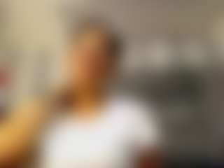 Julianewell MILF webcam performer live streaming