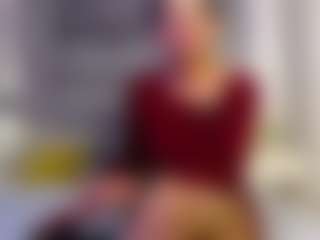 Live cam show with Julianewell - Ass Clapping on TeamSkeetLive