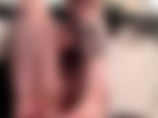 Live cam show with SherrellRevell - Teen (18+) on Fling VIP Chat