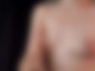 Live cam show with ClarisaFerencz - Nipple Piercings on Ass Tok