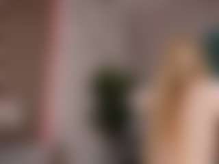 Live cam show with IceBlueBabe - Body Massage on Camiplay Live