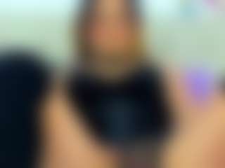 Live cam show with Marcella Castelli - Blonde Hair on livesuperchat.net