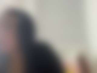 GoldenIsabella's Live Sex Cam Show