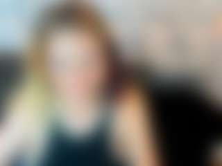 Kiara-Cruz's Live Sex Cam Show