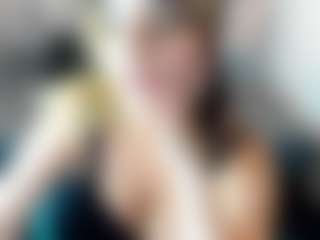 Kiara-Cruz's Live Sex Cam Show