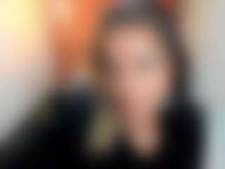 Kiara-Cruz's Live Sex Cam Show