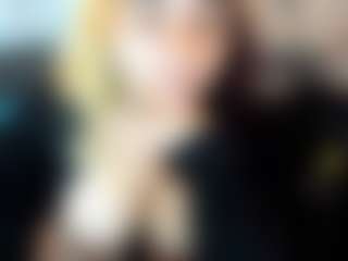 Kiara-Cruz MILF webcam performer live streaming