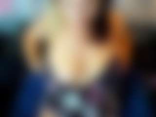 Kiara-Cruz's Live Sex Cam Show
