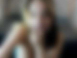 Kiara-Cruz's Live Sex Cam Show