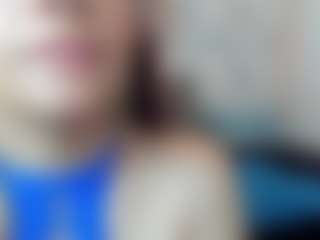 Kiara-Cruz MILF webcam performer live streaming