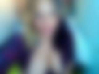 Kiara-Cruz MILF webcam performer live streaming