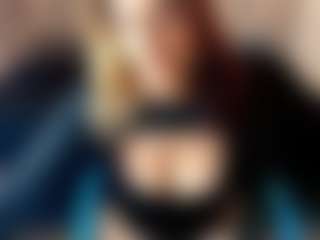 Kiara-Cruz's Live Sex Cam Show