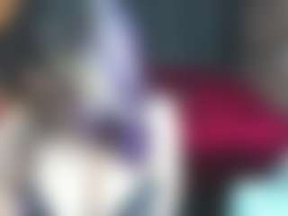 Live cam show with Kiara-Cruz - Striptease MILF on CamClone