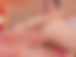 Live cam show with Yalezka - Facial on Camsoda