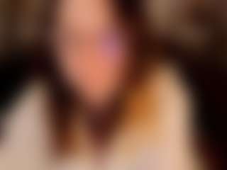Live cam show with Aleks - Small Ass on AdultVida.com