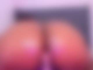 Live cam show with Adeleehottman - Teen (18+) on Camsoda