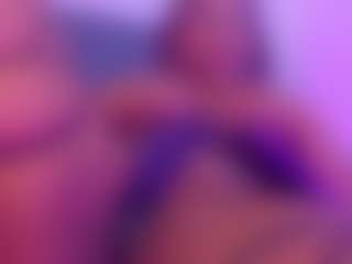Adeleehottman's Live Sex Cam Show