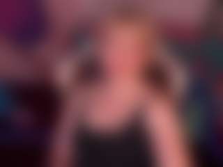 Live cam show with AmaraNightss - Blonde Hair on Cam Slut