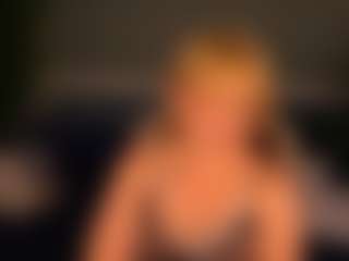 Live cam show with AmaraNightss - Blonde Hair MILF on Milfs Live