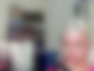 queenofthenighttt MILF webcam performer live streaming