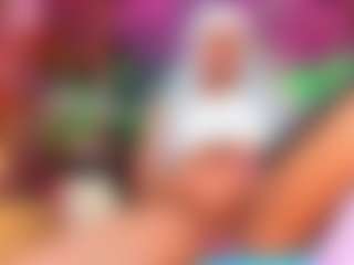 Live cam show with Andrea-Pop - Black Hair on Fling VIP Chat