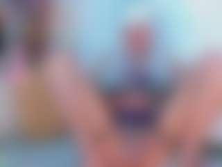 Live cam show with Andrea-Pop - Spank on StripNow