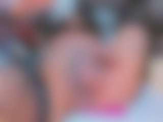 Live cam show with Andrea-Pop - Tease on TottyGirls