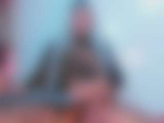Live cam show with Andrea-Pop - Brown Eyes on SquirtSoMuch