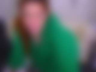 Live cam show with FireFoxxxxy - Thin on Livezox