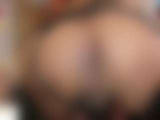 Live cam show with LaColorinaa - HD on livesuperchat.net